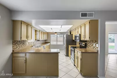 10841 N 39th Drive, Phoenix, AZ 85029 - Photo 3