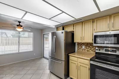10841 N 39th Drive, Phoenix, AZ 85029 - Photo 17