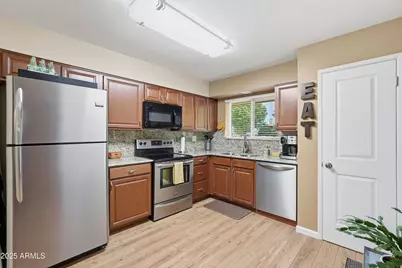 9219 N 107th Drive, Sun City, AZ 85351 - Photo 11