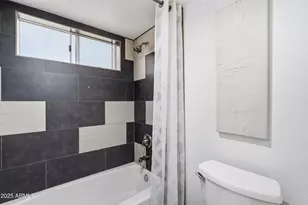 1709 E Gelding Dr, Phoenix, AZ 85022 - Photo 43