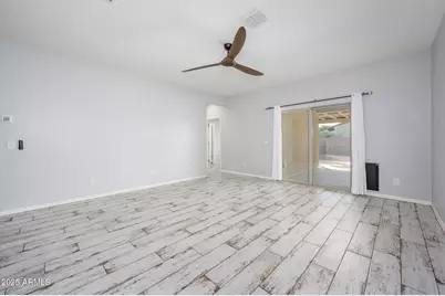 8221 W Atlantis Way, Phoenix, AZ 85043 - Photo 11