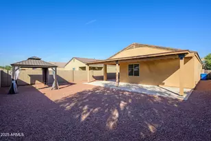 8221 W Atlantis Wy, Phoenix, AZ 85043 - Photo 17