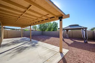 8221 W Atlantis Wy, Phoenix, AZ 85043 - Photo 13