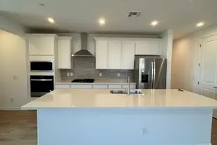 13351 W Eagle Feather Rd, Peoria, AZ 85383 - Photo 3