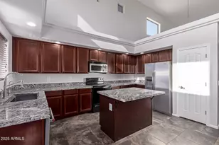 7719 W Encinas Ln W, Phoenix, AZ 85043 - Photo 17