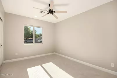 106 E El Camino Drive, Phoenix, AZ 85020 - Photo 23