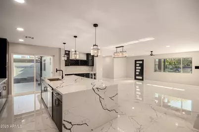 106 E El Camino Drive, Phoenix, AZ 85020 - Photo 13