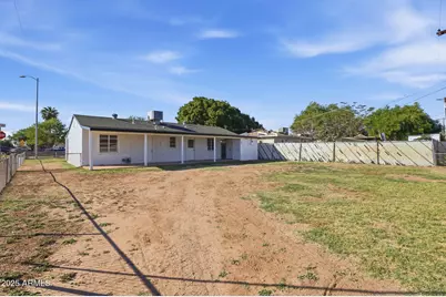 2001 N 39th Avenue, Phoenix, AZ 85009 - Photo 15