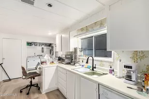 11811 N 19th Ave, Phoenix, AZ 85029 - Photo 13