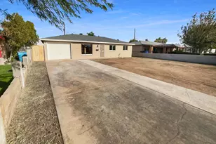 4345 N 47th Dr, Phoenix, AZ 85031 - Photo 1