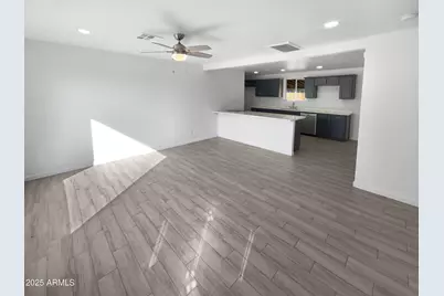 4345 N 47th Drive, Phoenix, AZ 85031 - Photo 7