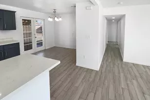 4345 N 47th Dr, Phoenix, AZ 85031 - Photo 9