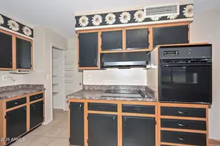 10643 W Roundelay Cir, Sun City, AZ 85351 - Photo 11