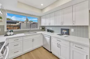 5449 W El Caminito Dr, Glendale, AZ 85302 - Photo 7