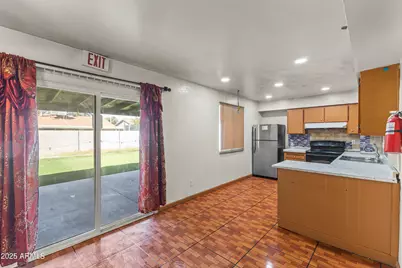 6402 W Avalon Drive, Phoenix, AZ 85033 - Photo 7