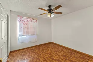 6402 W Avalon Dr, Phoenix, AZ 85033 - Photo 15