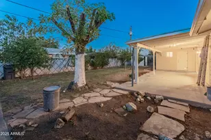 4218 W Lawrence Ln, Phoenix, AZ 85051 - Photo 37