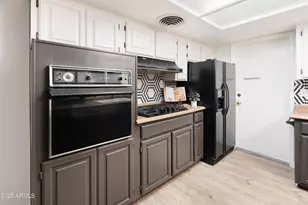 4218 W Lawrence Ln, Phoenix, AZ 85051 - Photo 7