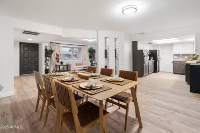 4218 W Lawrence Lane, Phoenix, AZ 85051 - Photo 17