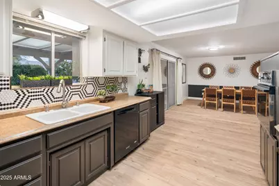 4218 W Lawrence Lane, Phoenix, AZ 85051 - Photo 5