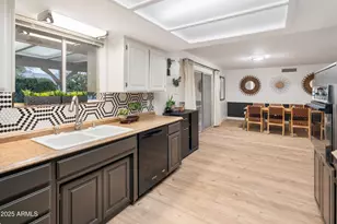 4218 W Lawrence Ln, Phoenix, AZ 85051 - Photo 5