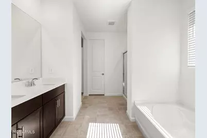 18256 N Pietra Drive, Maricopa, AZ 85138 - Photo 13