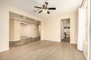 18199 W Mackenzie Dr, Goodyear, AZ 85395 - Photo 9