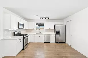 2732 W Tuckey Ln, Phoenix, AZ 85017 - Photo 11