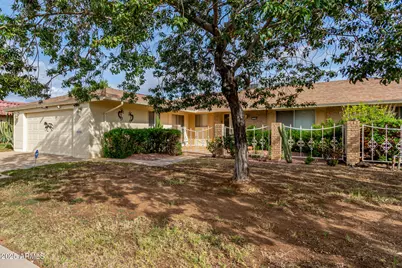 10304 W Kingswood Circle, Sun City, AZ 85351 - Photo 3