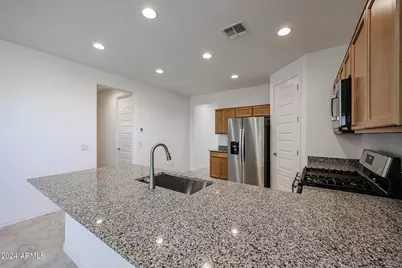 8907 W Colter Street, Glendale, AZ 85305 - Photo 9