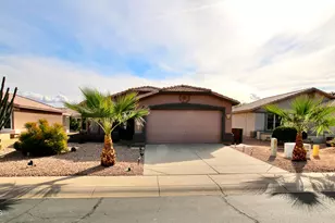 1373 E Cherry Hill Dr, Chandler, AZ 85249 - Photo 1