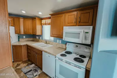 17200 W Bell Road #915, Surprise, AZ 85374 - Photo 3