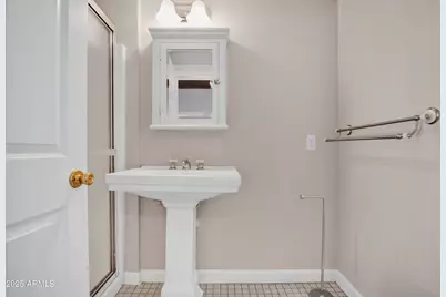 5753 W Glendale Avenue #202, Glendale, AZ 85301 - Photo 7