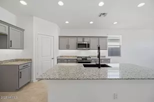 17184 W Saddle Horn Trl, Surprise, AZ 85387 - Photo 5