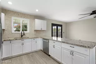 17 S Cholla St, Gilbert, AZ 85233 - Photo 11