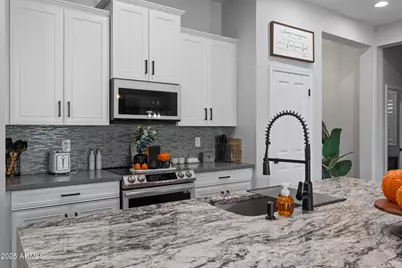 12090 W Peak View Road, Peoria, AZ 85383 - Photo 11