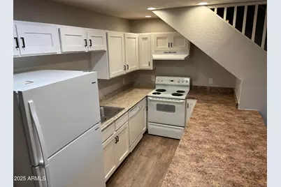 528 E Navajo Avenue #Apt 3, Apache Junction, AZ 85119 - Photo 3