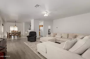 864 E Silversmith Trail, San Tan Valley, AZ 85143 - Photo 5