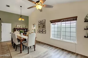 4560 E Sunrise Dr, Phoenix, AZ 85044 - Photo 9