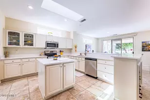 17496 N Escalante Ln, Surprise, AZ 85374 - Photo 11