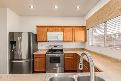 1096 E Parkview Court, Gilbert, AZ 85295 - Photo 17