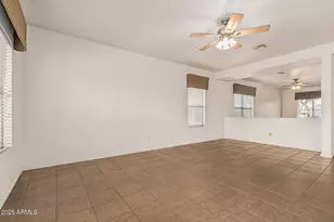 1096 E Parkview Ct, Gilbert, AZ 85295 - Photo 11