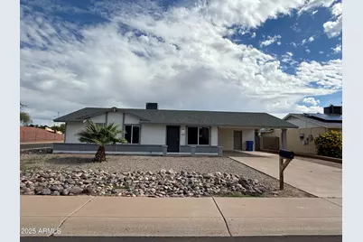 19839 N 6th Drive, Phoenix, AZ 85027 - Photo 1