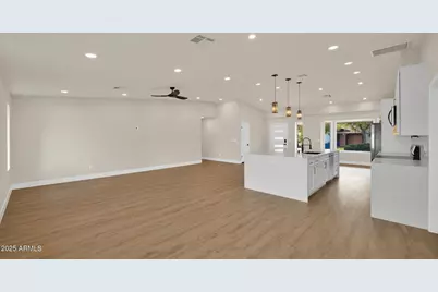 116 E Helena Drive, Phoenix, AZ 85022 - Photo 9