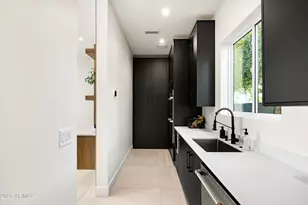 3721 E Piccadilly Rd, Phoenix, AZ 85018 - Photo 21