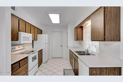 16828 N 108th Avenue, Sun City, AZ 85351 - Photo 3