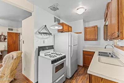 2047 W Cambridge Avenue, Phoenix, AZ 85009 - Photo 13