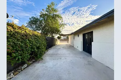 8644 W Mountain View Road, Peoria, AZ 85345 - Photo 1