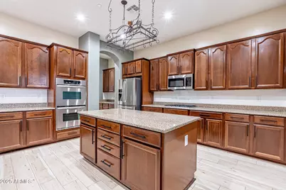 173 S 172nd Drive, Goodyear, AZ 85338 - Photo 11