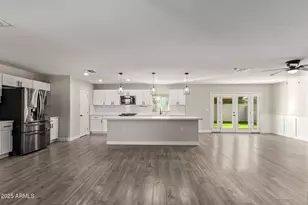 8542 N 42nd Dr, Phoenix, AZ 85051 - Photo 13